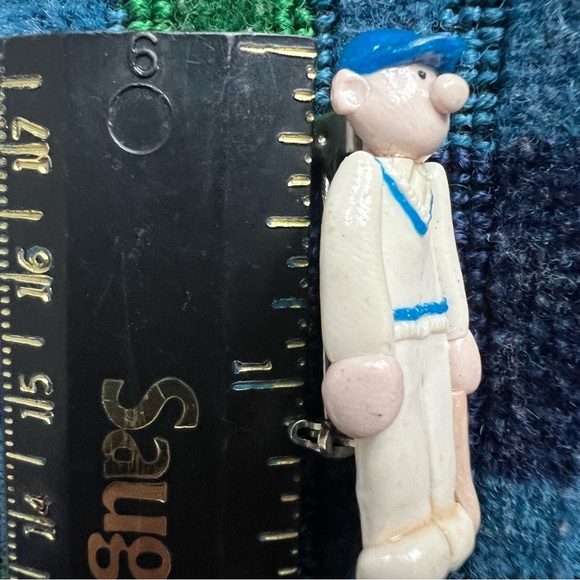 CRICKET Vintage English Brooch Handmade Cricket player Unisex UK - Picture 3 of 7